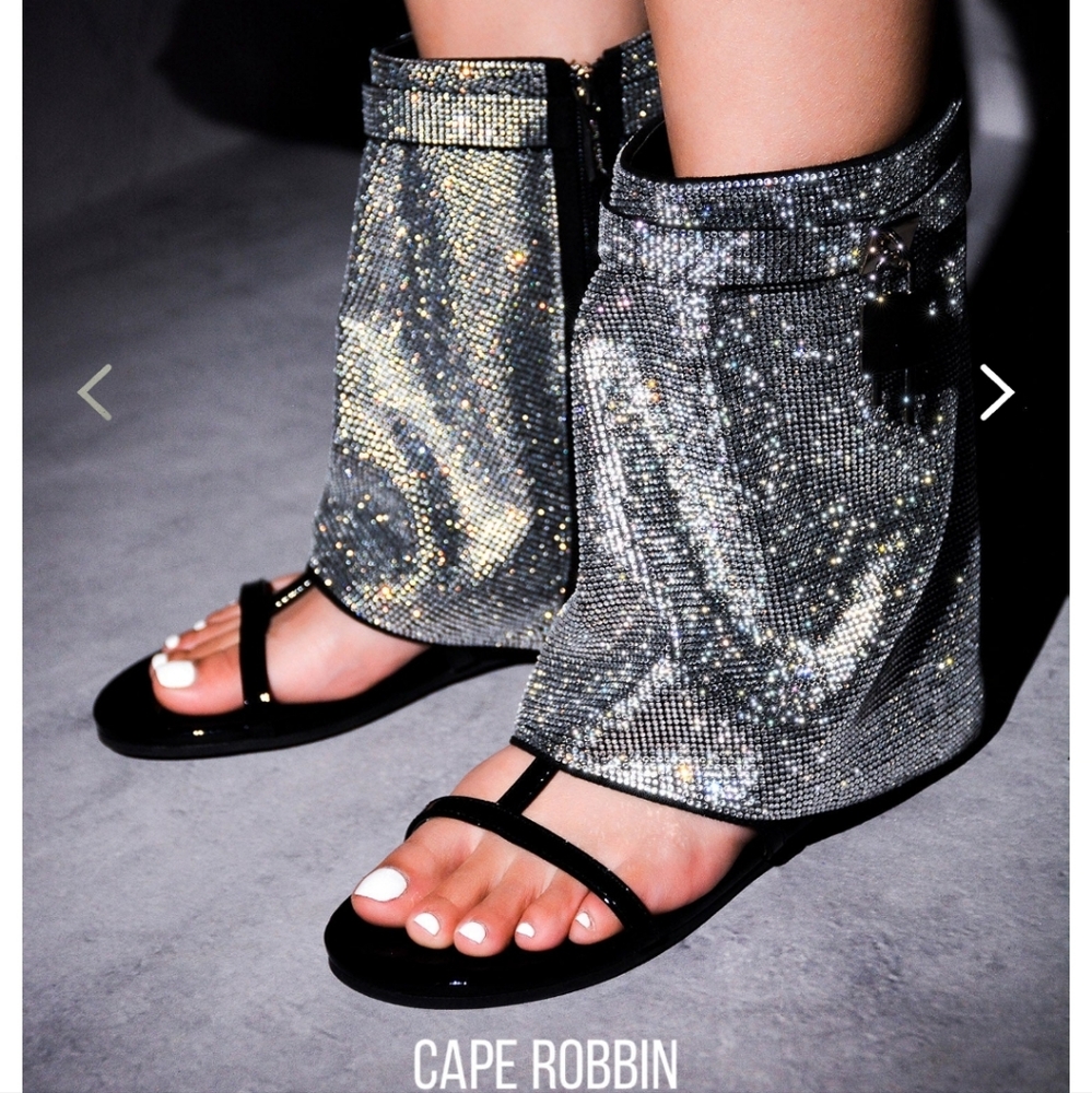 CAPE ROBBIN Carami Round Toe Fold Over Shiloha Rhinestone Flat Sandals ~ Black - Picture 6 of 17